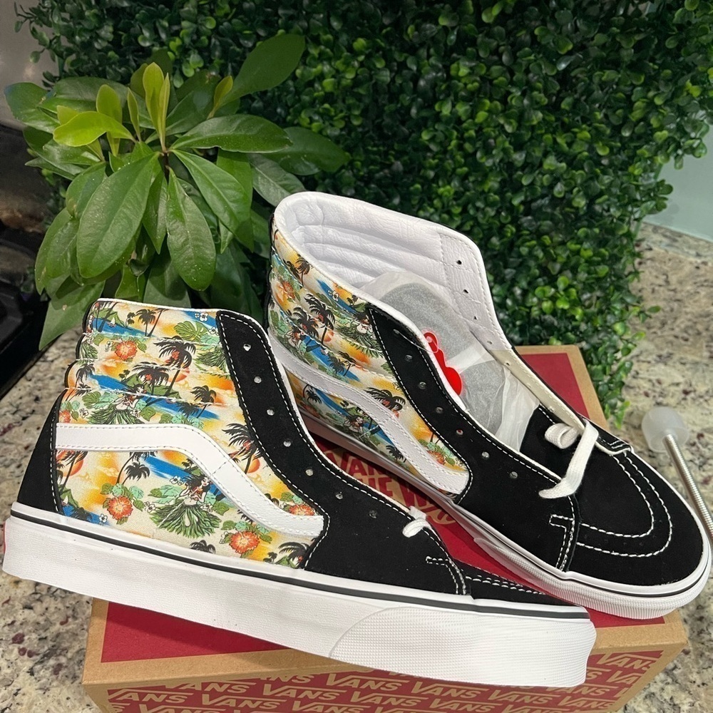 VANS *RARE* Hi Top Sneaker ALOHA